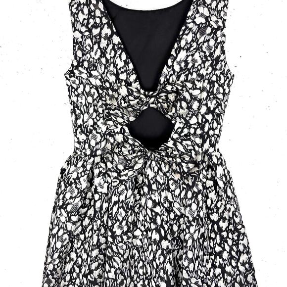 Erin Fetherston Resort 2014 Doily Jacquard Bow Back Dress Black Silver Size 2 - Picture 7 of 12